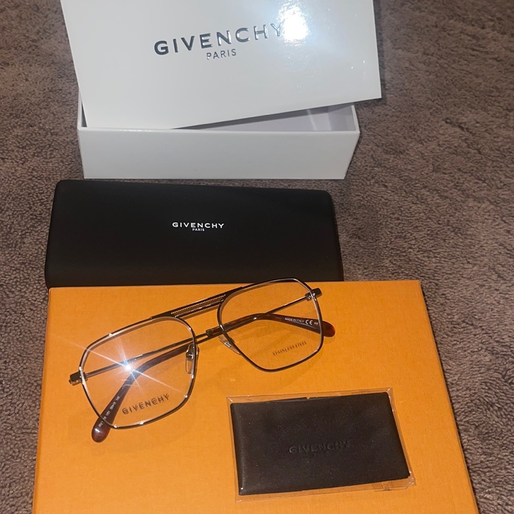 GIVENCHY MENS OR WOMENS GLASSES NEW WITH CASE BIX ETC